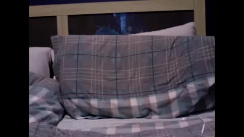 _maverick1985_ online show from 12, 1, 2025