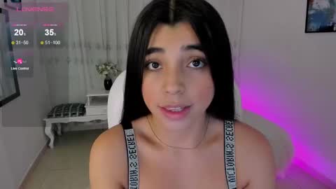 Snapshot of _mia_blue_18_ chatting on 6, 1, 2025  MIa blue 18  online show from 6, 1, 2025