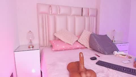 Mia  online show from 6, 7, 2026