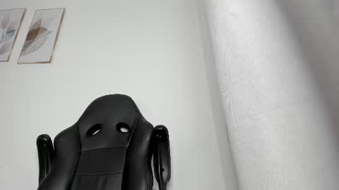 _molly_rosse_ online show from 25, 6, 2026