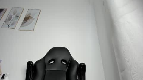 _molly_rosse_ online show from 28, 7, 2026