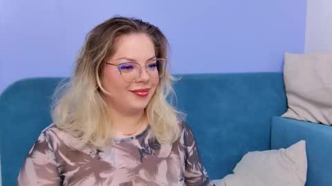 Snapshot of _mooncake chatting on 21, 12, 2025 Fiona online show from 21, 12, 2025