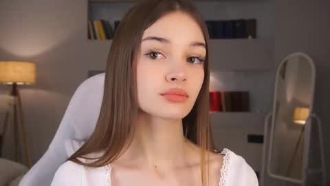 Snapshot of _moonlit_melody_ chatting on 6, 3, 2026 Margo online show from 6, 3, 2026