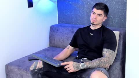 _mrcock_ online show from 2, 4, 2026