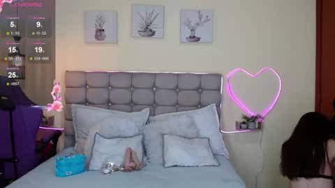 _naomi_s online show from 22, 6, 2026