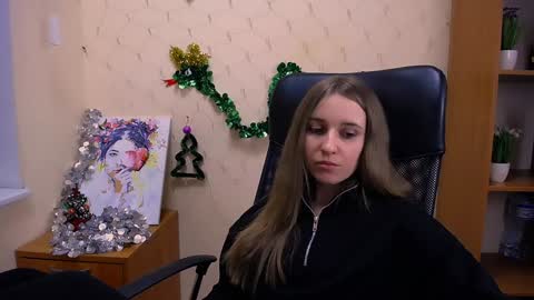 Snapshot of _nicole_new chatting on 24, 12, 2024 Nica online show from 24, 12, 2024