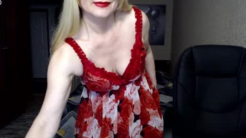 Snapshot of _night_fantasy_ chatting on 4, 2, 2025 Donella    online show from 4, 2, 2025