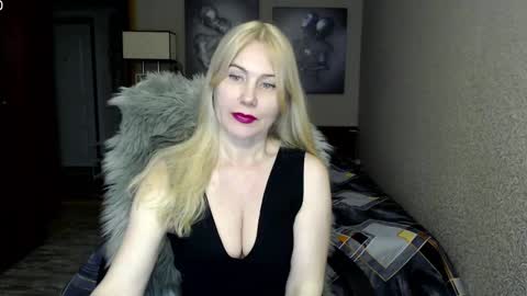 Snapshot of _night_fantasy_ chatting on 7, 3, 2025 Donella    online show from 7, 3, 2025