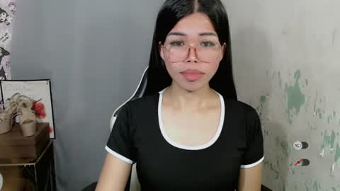Snapshot of _odette22 chatting on 4, 8, 2026 _odette22 online show from 4, 8, 2026