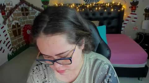 Olivia jones online show from 5, 12, 2025