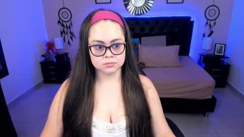 Olivia jones online show from 25, 3, 2026