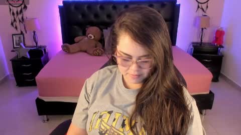 Olivia jones online show from 4, 6, 2026