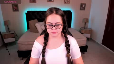 Olivia jones online show from 25, 7, 2026