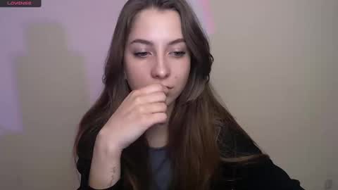 Snapshot of _oliviax_ chatting on 3, 10, 2025 Olivia online show from 3, 10, 2025