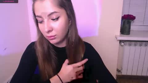 Snapshot of _oliviax_ chatting on 4, 10, 2025 Olivia online show from 4, 10, 2025