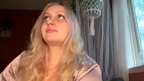 Snapshot of _peaceoutgirlscout_ chatting on 28, 10, 2025 _peaceoutgirlscout_ online show from 28, 10, 2025