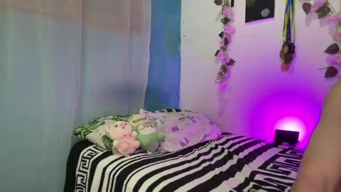 Snapshot of _peachyboy chatting on 8, 6, 2026 esteban online show from 8, 6, 2026