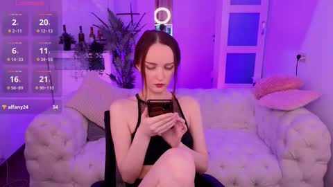 Snapshot of _pink_wassabi_ chatting on 21, 9, 2025 Maisie online show from 21, 9, 2025