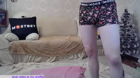 _pretty_fox_ online show from 4, 1, 2025