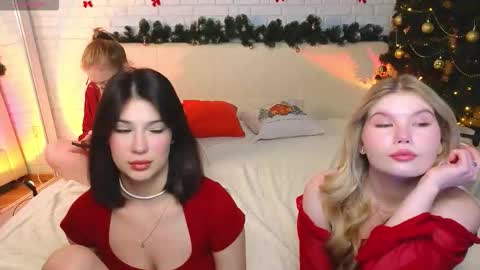 Merlizz Eva Jane Mila Nicole  left to right  online show from 20, 12, 2025