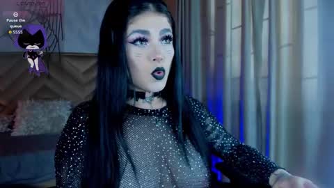Snapshot of _raven_black chatting on 22, 10, 2025 Raven online show from 22, 10, 2025