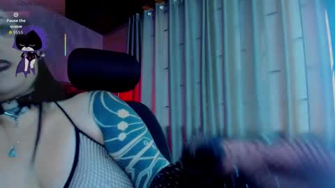 Snapshot of _raven_black chatting on 18, 12, 2025 Raven online show from 18, 12, 2025