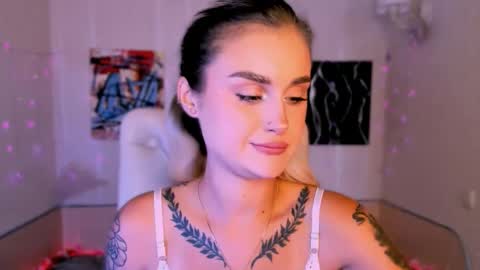 Snapshot of _ravena chatting on 10, 10, 2025 _ravena online show from 10, 10, 2025