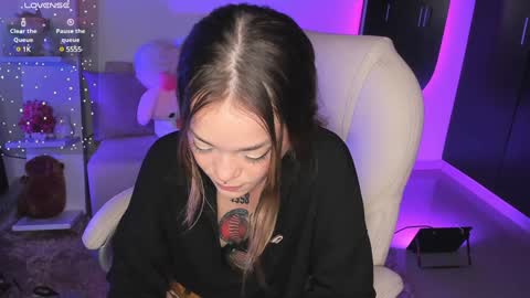   online show from 11, 12, 2024