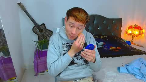santi online show from 23, 4, 2026