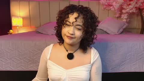 Snapshot of _sarahrose chatting on 12, 4, 2026 Sara online show from 12, 4, 2026