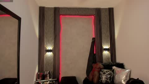 Snapshot of _selene_red chatting on 22, 1, 2025 Selene online show from 22, 1, 2025