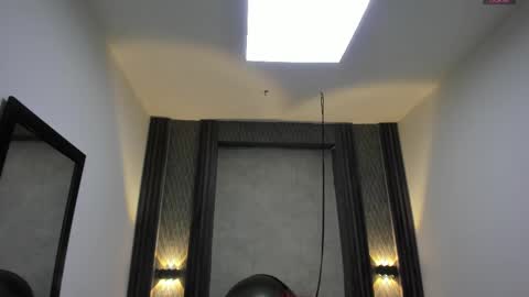 Snapshot of _selene_red chatting on 12, 9, 2025 Selene online show from 12, 9, 2025