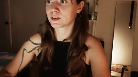 Snapshot of _sensualia_ chatting on 26, 9, 2025 Lia online show from 26, 9, 2025