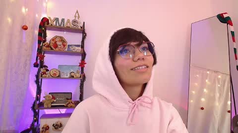 Snapshot of _sensualkitten_ chatting on 29, 12, 2024 Laura online show from 29, 12, 2024