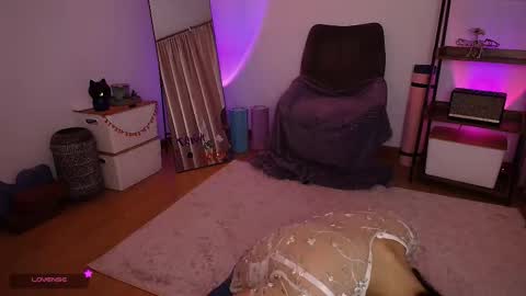 Snapshot of _sensualkitten_ chatting on 24, 10, 2025 Laura online show from 24, 10, 2025