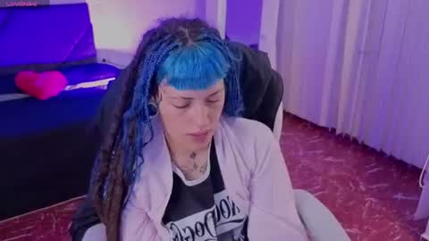 _sharlotte777 online show from 2, 7, 2026