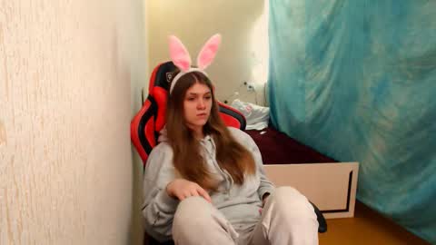 Snapshot of _shy_bunny__ chatting on 23, 10, 2025 Mari online show from 23, 10, 2025