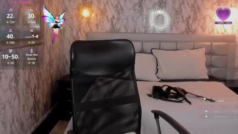 Snapshot of _skinnydoll chatting on 10, 10, 2025 Lana  online show from 10, 10, 2025