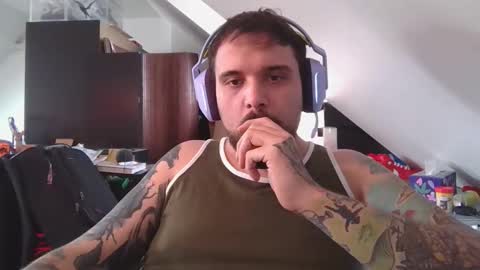 _smiley_bear27 online show from 6, 10, 2025