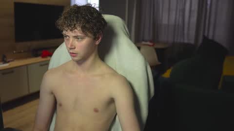 OLIVERpvt is open online show from 5, 3, 2025