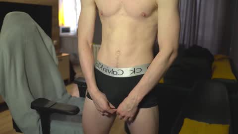 OLIVERpvt is open online show from 11, 3, 2025