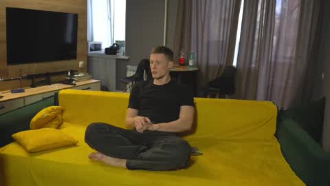 OLIVERpvt is open online show from 19, 10, 2025