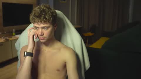 OLIVERpvt is open online show from 12, 11, 2025