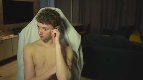 OLIVERpvt is open online show from 18, 11, 2025