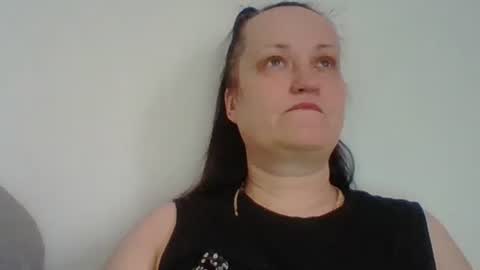 Snapshot of _squirty_pussyyy_ chatting on 1, 2, 2025 Melisa online show from 1, 2, 2025