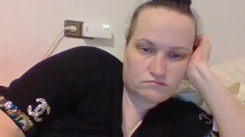 Snapshot of _squirty_pussyyy_ chatting on 8, 3, 2025 Melisa online show from 8, 3, 2025