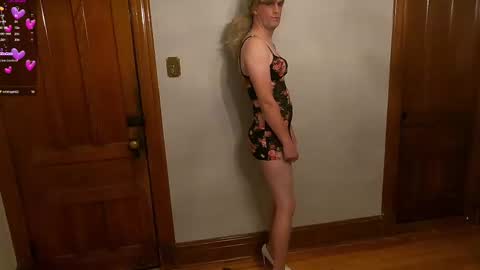 Snapshot of _stephanie_wein chatting on 24, 10, 2025 _stephanie_wein online show from 24, 10, 2025