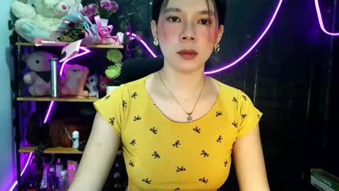 Snapshot of _urpetitegirl chatting on 10, 5, 2026 _urpetitegirl online show from 10, 5, 2026
