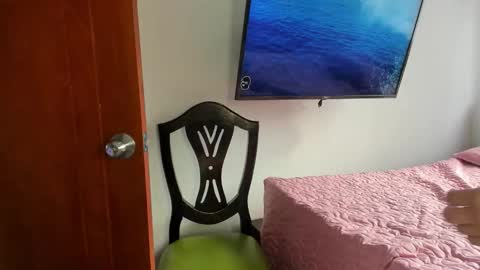 Snapshot of _valentina_69 chatting on 2, 12, 2025 _valentina_69 online show from 2, 12, 2025