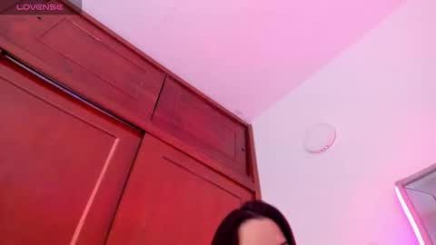 _valeria_saenz_ online show from 10, 11, 2025